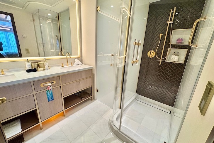 1-story Bagheera Royal Suite guest bath