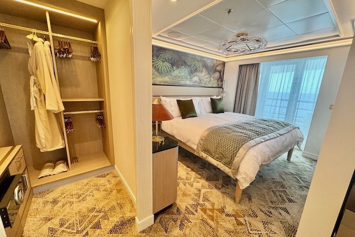 1-story Bagheera Royal Suite guest bedroom