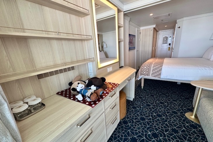 Deluxe Oceanview Stateroom with Verandah