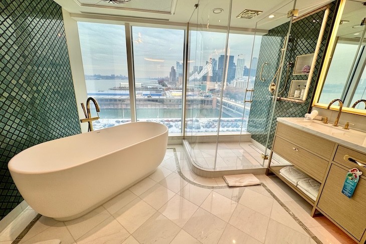 2-Story Rajah Royal Suite primary bath