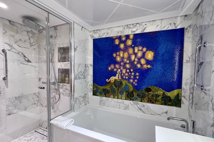 disney cruise wish royal suite Concierge 1-Bedroom Suite with Verandah master bath