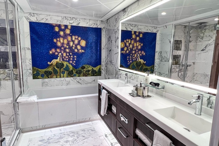 disney cruise wish royal suite Concierge 1-Bedroom Suite with Verandah master bath