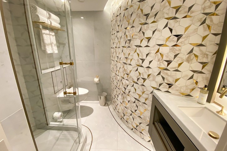 disney cruise wish royal suite Wish Tower Suite bunk room bath