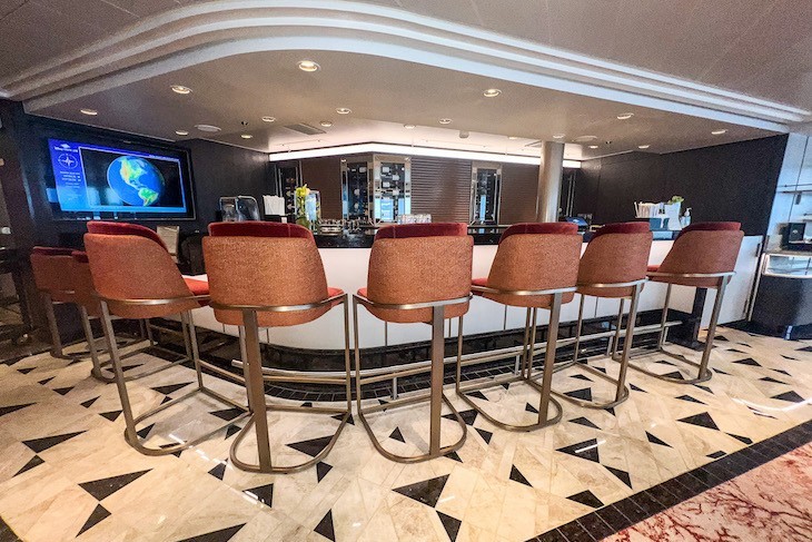 disney cruise wish royal suite Concierge Lounge bar