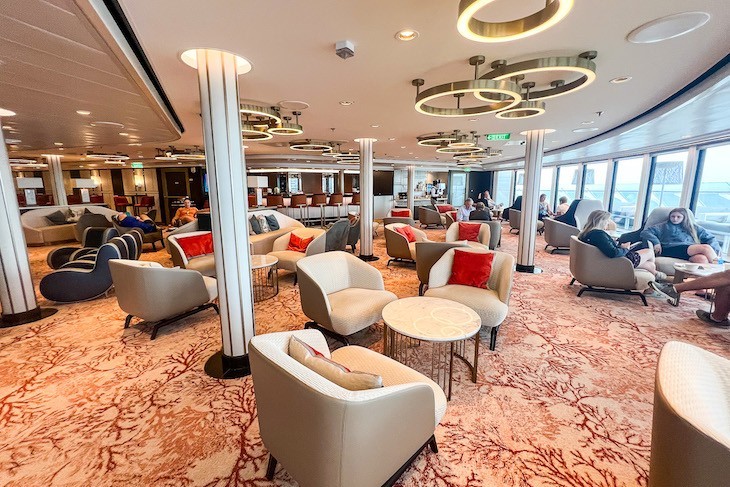 disney cruise wish royal suite Concierge Lounge seating area
